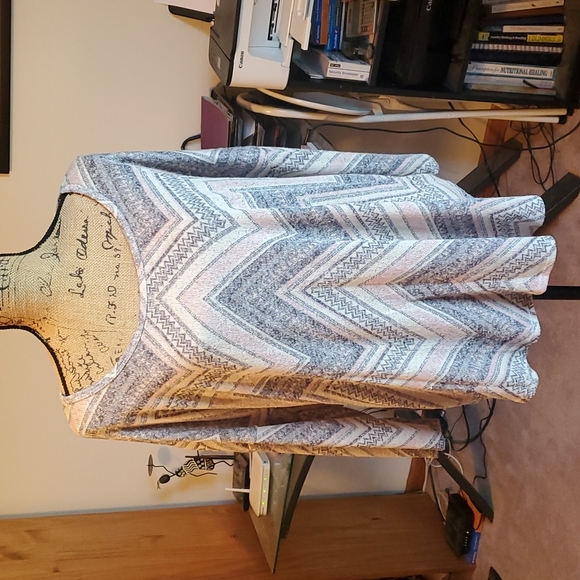 Maurices pink/gray print sweater size 2X - Picture 1 of 8